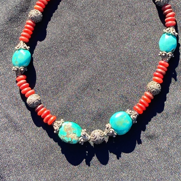 FAUX TURQUOISE NECKLACE W/ REDDISH BROWN & ANTIQUE SILVER-TONE DECORATIVE BEADS - Picture 2 of 6